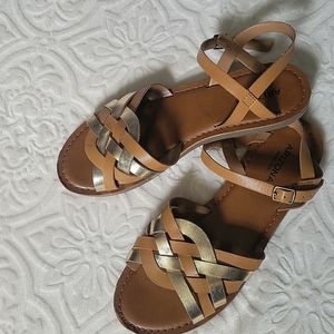 Arizona Jean Company size 8½ Sandels